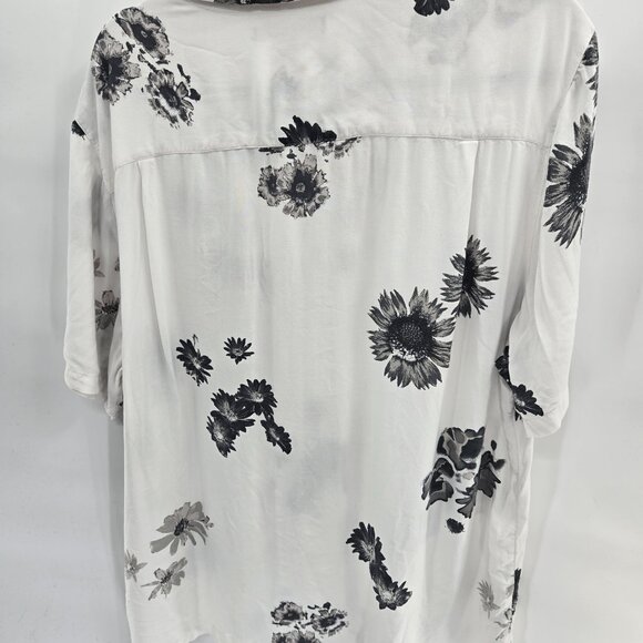 Urban Outfitters UO White Black Floral Button Down Shirt Size XXL - Picture 3 of 8